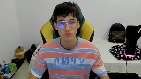 Snapshot of gendo_05 chatting on 02-18-26, 12:17 GENDO online show from 02-18-26, 12:17