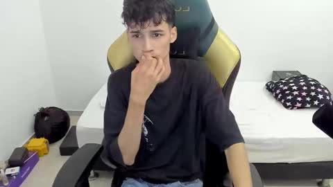 Snapshot of gendo_05 chatting on 02-26-26, 01:26 GENDO online show from 02-26-26, 01:26