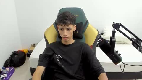 Snapshot of gendo_05 chatting on 03-01-26, 01:40 GENDO online show from 03-01-26, 01:40