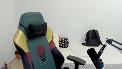 Snapshot of gendo_05 chatting on 03-03-26, 11:21 GENDO online show from 03-03-26, 11:21