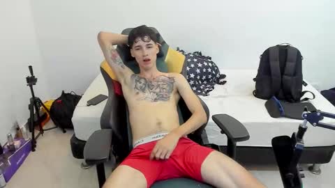 Snapshot of gendo_05 chatting on 03-05-26, 12:39 GENDO online show from 03-05-26, 12:39