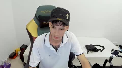 Snapshot of gendo_05 chatting on 03-09-26, 02:48 GENDO online show from 03-09-26, 02:48