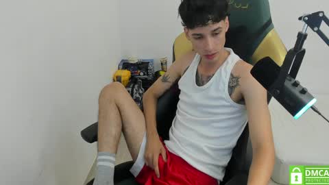 Snapshot of gendo_05 chatting on 04-01-26, 11:02 GENDO online show from 04-01-26, 11:02