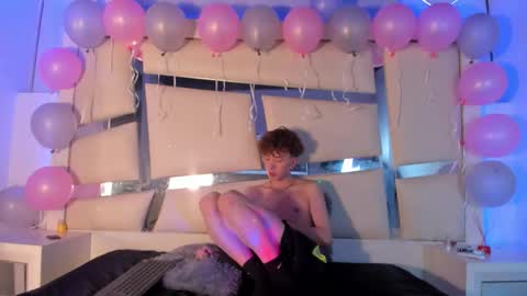 Genesis online show from 11-05-25, 04:23