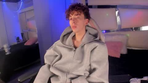 Snapshot of genesis_js chatting on 11-28-25, 03:53 genesis_js online show from 11-28-25, 03:53