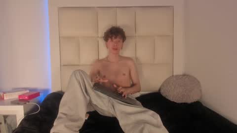 Snapshot of genesis_js chatting on 12-19-25, 05:03 genesis_js online show from 12-19-25, 05:03