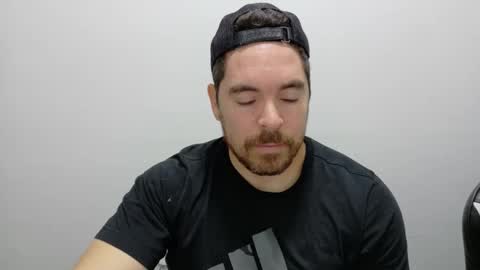 Snapshot of genesis_wb chatting on 11-18-25, 03:23 genesis_wb online show from 11-18-25, 03:23