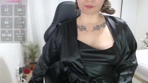 Snapshot of genesisgems11_ chatting on 03-09-25, 05:55 Genesis online show from 03-09-25, 05:55