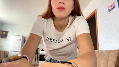 Snapshot of genesisschaufelberge chatting on 10-08-25, 07:17 Mila online show from 10-08-25, 07:17