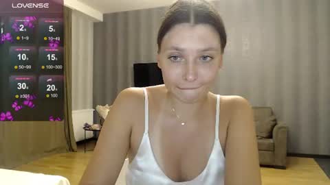 Snapshot of genev__ievee chatting on 07-28-26, 04:39 genev__ievee online show from 07-28-26, 04:39