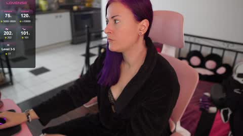 Snapshot of gennyrock chatting on 12-20-24, 04:14 Genny Rock and online show from 12-20-24, 04:14