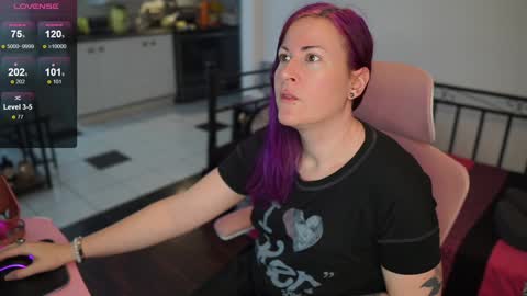 Snapshot of gennyrock chatting on 01-06-25, 01:08 Genny Rock and online show from 01-06-25, 01:08