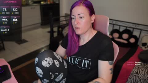 Snapshot of gennyrock chatting on 01-29-25, 10:43 Genny Rock and online show from 01-29-25, 10:43
