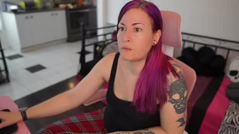 Snapshot of gennyrock chatting on 02-16-25, 03:48 Genny Rock and online show from 02-16-25, 03:48