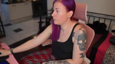 Snapshot of gennyrock chatting on 02-16-25, 09:59 Genny Rock and online show from 02-16-25, 09:59