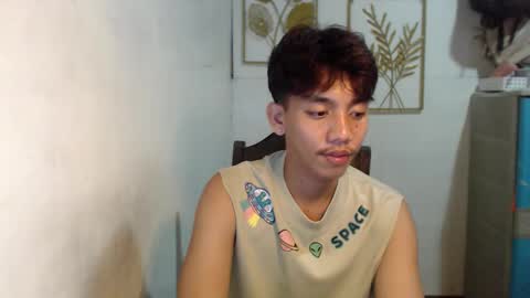 Rayl online show from 10-23-25, 02:38