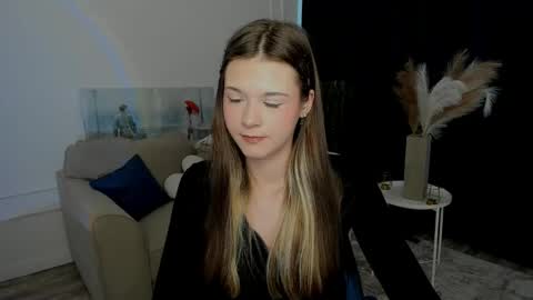 Snapshot of gentltease chatting on 05-17-26, 06:44 Alice online show from 05-17-26, 06:44