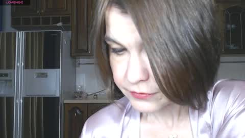 Snapshot of gentlywomen chatting on 09-10-25, 01:22 Elena online show from 09-10-25, 01:22