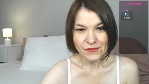 Snapshot of gentlywomen chatting on 10-04-25, 08:01 Elena online show from 10-04-25, 08:01