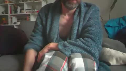 Snapshot of geon2xx chatting on 09-20-25, 06:25 Geon online show from 09-20-25, 06:25