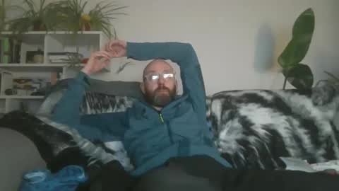 Snapshot of geon2xx chatting on 09-25-25, 10:02 Geon online show from 09-25-25, 10:02