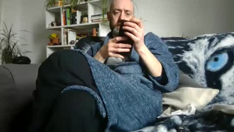 Snapshot of geon2xx chatting on 11-09-25, 12:36 Geon online show from 11-09-25, 12:36