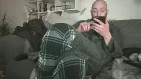 Snapshot of geon2xx chatting on 11-24-25, 04:29 Geon online show from 11-24-25, 04:29