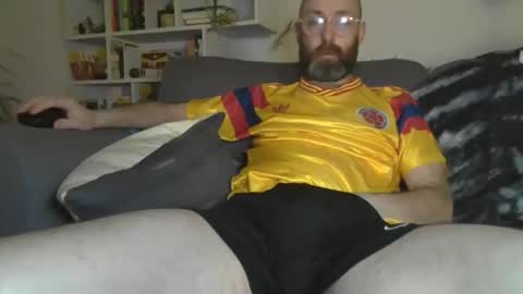 Snapshot of geon2xx chatting on 12-02-25, 04:18 Geon online show from 12-02-25, 04:18