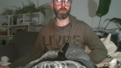 Snapshot of geon2xx chatting on 12-14-25, 06:41 Geon online show from 12-14-25, 06:41