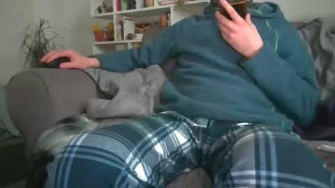 Snapshot of geon2xx chatting on 12-17-25, 10:43 Geon online show from 12-17-25, 10:43