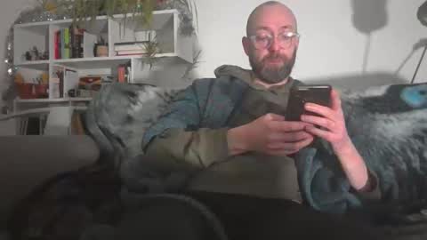 Snapshot of geon2xx chatting on 01-16-26, 06:50 Geon online show from 01-16-26, 06:50