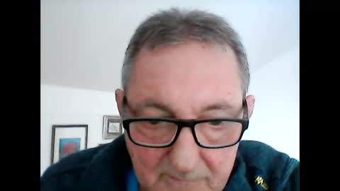 Snapshot of georg1412 chatting on 11-11-25, 12:38 georg1412 online show from 11-11-25, 12:38
