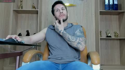 Snapshot of george_diesell_ chatting on 05-28-26, 04:32 George online show from 05-28-26, 04:32