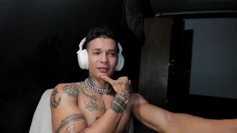 Snapshot of george_prince2 chatting on 01-12-25, 08:25 independent model online show from 01-12-25, 08:25