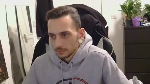 georgek0011 online show from 11-30-25, 10:03