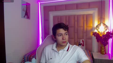 Snapshot of georgesmith_1 chatting on 12-10-24, 02:59 GEORGE online show from 12-10-24, 02:59