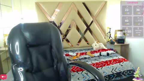 Snapshot of georgesmith_1 chatting on 12-21-24, 01:10 GEORGE online show from 12-21-24, 01:10