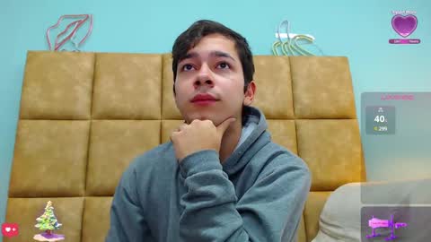 Snapshot of georgesmith_1 chatting on 12-22-24, 11:11 GEORGE online show from 12-22-24, 11:11