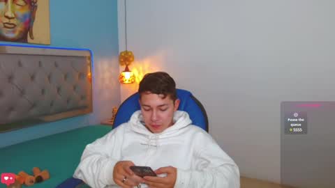 Snapshot of georgesmith_1 chatting on 01-09-25, 10:09 GEORGE online show from 01-09-25, 10:09