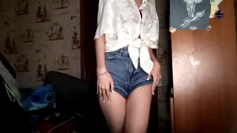 Snapshot of georgianahaeussler chatting on 05-26-26, 04:47 Ellie online show from 05-26-26, 04:47