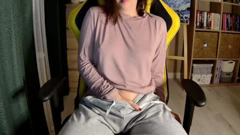 Snapshot of georgiapeachgirl chatting on 11-25-25, 02:17 Melissa online show from 11-25-25, 02:17