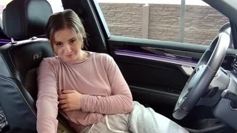 Melissa online show from 05-11-26, 11:38