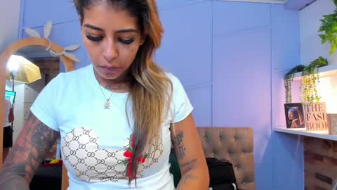 Snapshot of georgina_coule chatting on 01-27-25, 11:54 Georgina Coule online show from 01-27-25, 11:54