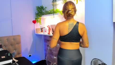 Snapshot of georgina_coule chatting on 02-20-25, 12:15 Georgina Coule online show from 02-20-25, 12:15