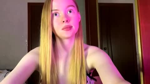 Snapshot of gerishingleton chatting on 10-12-25, 07:57 Amelia online show from 10-12-25, 07:57