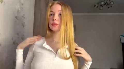 Snapshot of gerishingleton chatting on 10-18-25, 08:59 Amelia online show from 10-18-25, 08:59