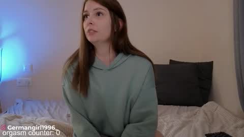 Snapshot of germangirl1996 chatting on 01-06-26, 06:00 Nadine online show from 01-06-26, 06:00