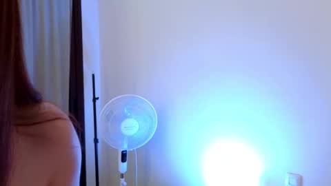 Snapshot of germangirl1996 chatting on 02-11-26, 05:18 Nadine online show from 02-11-26, 05:18