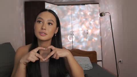 Snapshot of germiona_shine chatting on 02-14-25, 08:21 Germiona online show from 02-14-25, 08:21