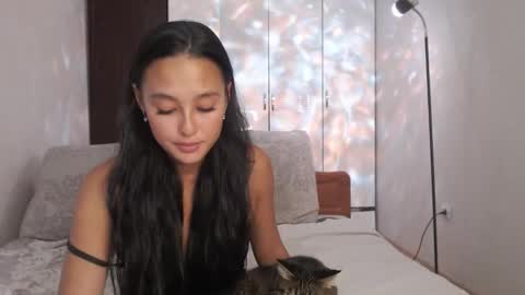 Snapshot of germiona_shine chatting on 09-15-25, 07:19 Germiona online show from 09-15-25, 07:19